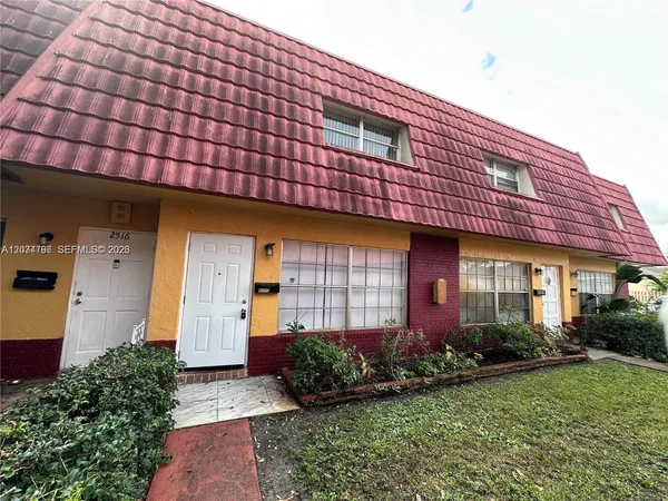 $165,000 | 2514 Northwest 52nd Avenue, Unit 22C, Lauderhill, FL 33313