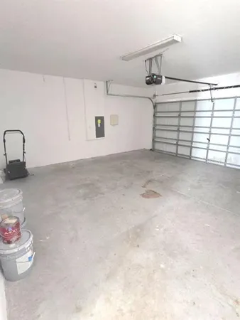 $2,300 | 2554 Leonia Lane, Zephyrhills, FL 33541