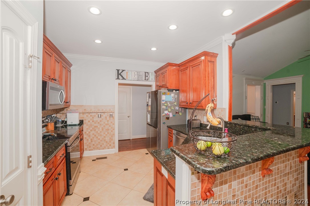 5228 Spreading Branch Road Hope Mills, NC 28348 - Photo 12 of 37 Gallery Image 12