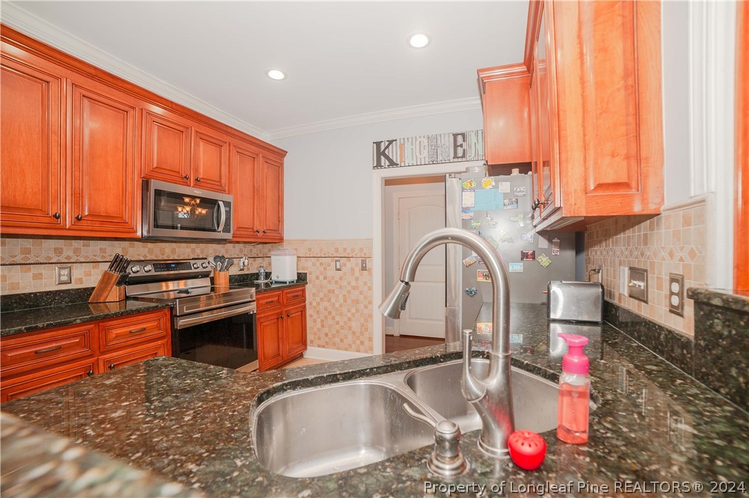 5228 Spreading Branch Road Hope Mills, NC 28348 - Photo 13 of 37 Gallery Image 13