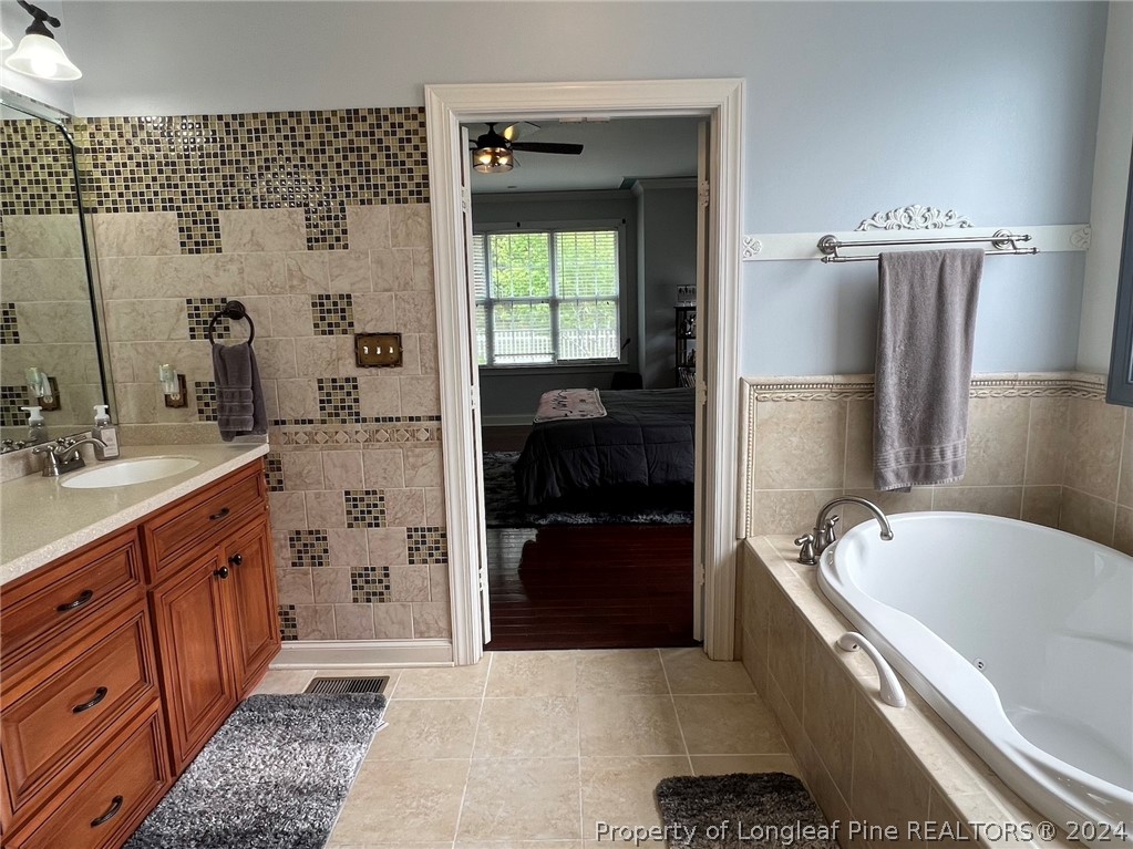 5228 Spreading Branch Road Hope Mills, NC 28348 - Photo 19 of 37 Gallery Image 19