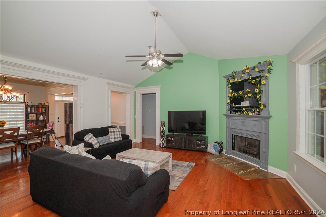 5228 Spreading Branch Road Hope Mills, NC 28348 - Photo 10 of 37 Gallery Image 10