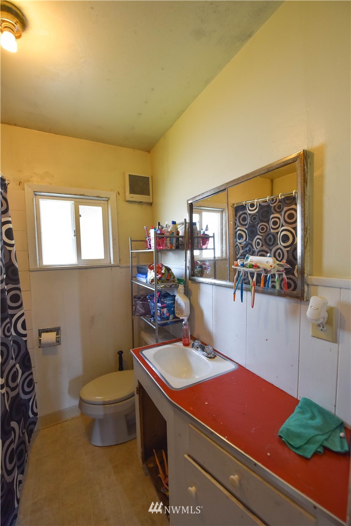 1531 Rockefeller Avenue Everett, WA 98201 - Photo 13 of 19
