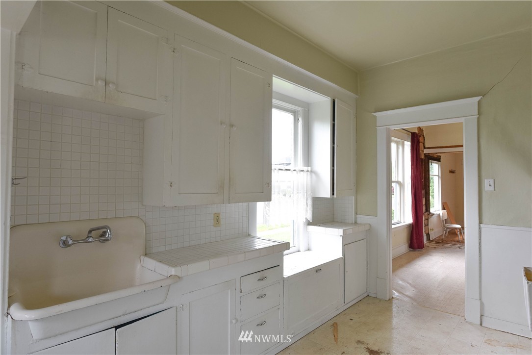 1531 Rockefeller Avenue Everett, WA 98201 - Photo 3 of 19