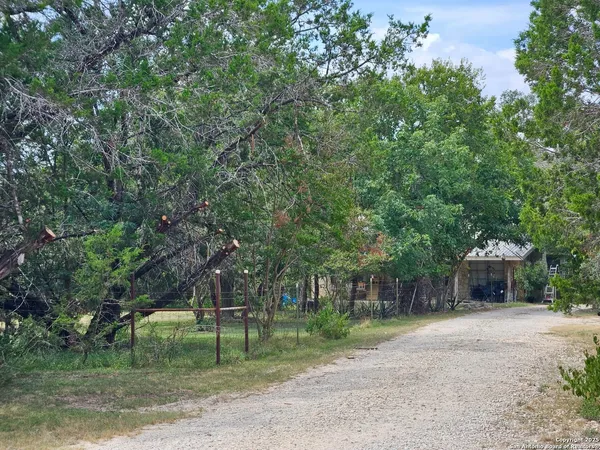 $585,000 | 21 Wasp Creek Road, Boerne, TX 78006