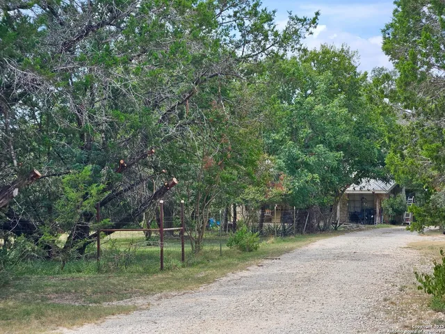$585,000 | 21 Wasp Creek Road, Boerne, TX 78006
