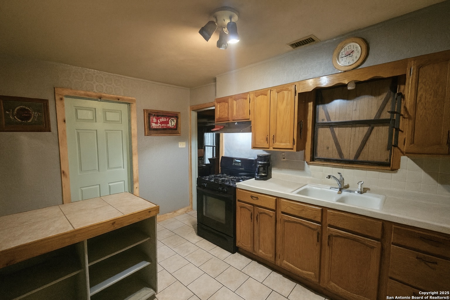 21 Wasp Creek Road Boerne, TX 78006 - Photo 13 of 25