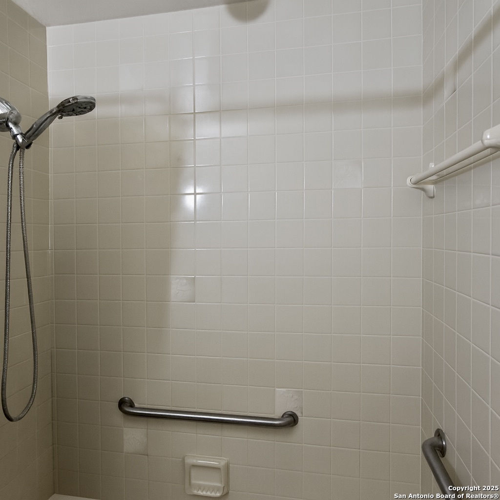 21 Wasp Creek Road Boerne, TX 78006 - Photo 15 of 25