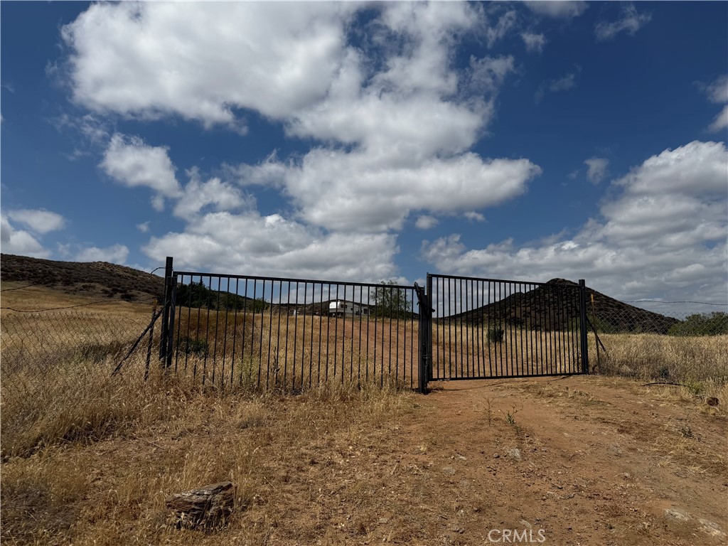 42520 Grama Road Hemet, CA 92544 - Photo 10 of 13