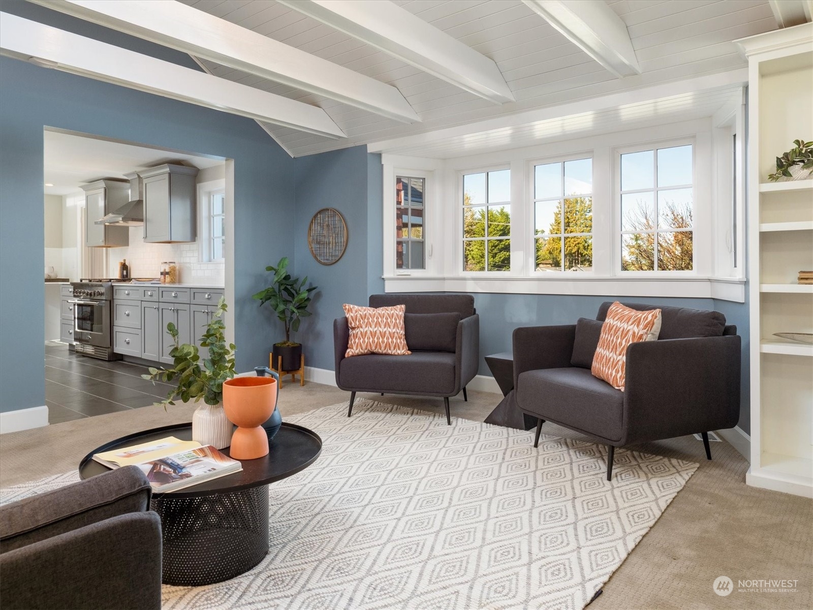3747 West Commodore Way Seattle, WA 98199 - Photo 17 of 40 Gallery Image 17