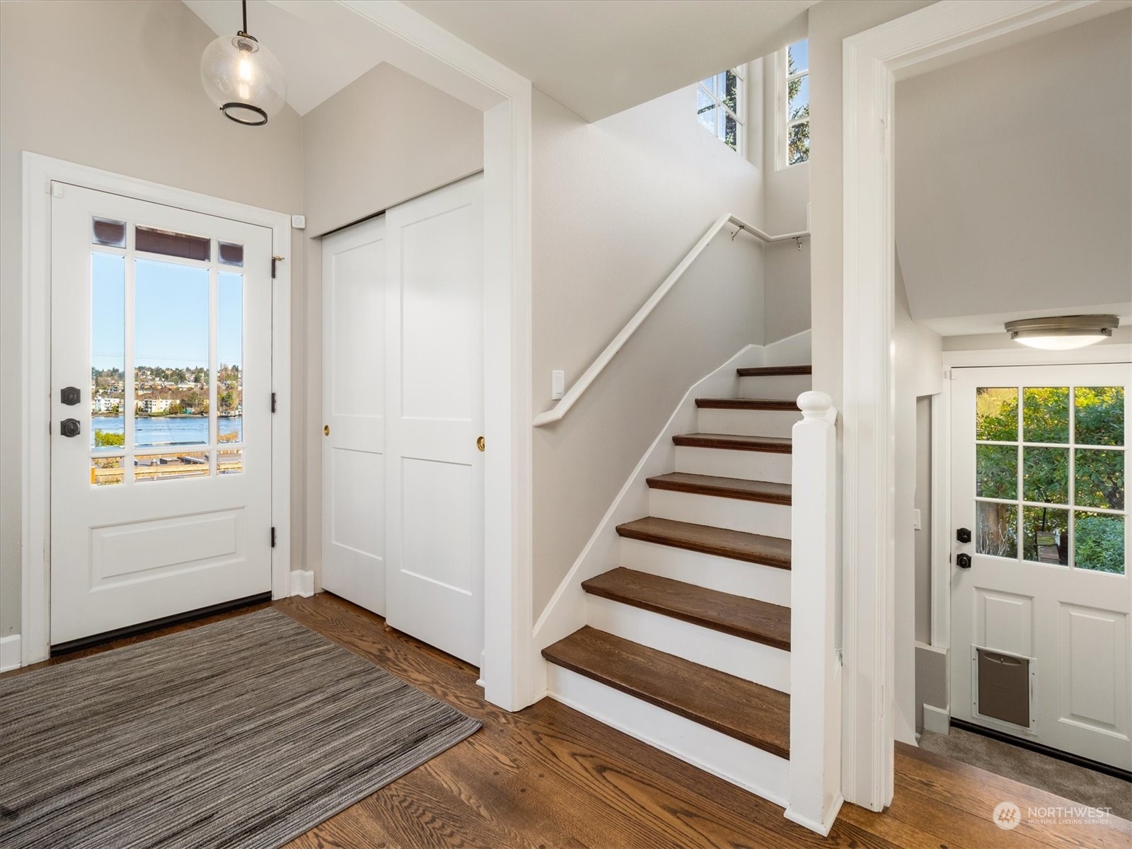 3747 West Commodore Way Seattle, WA 98199 - Photo 21 of 40 Gallery Image 21
