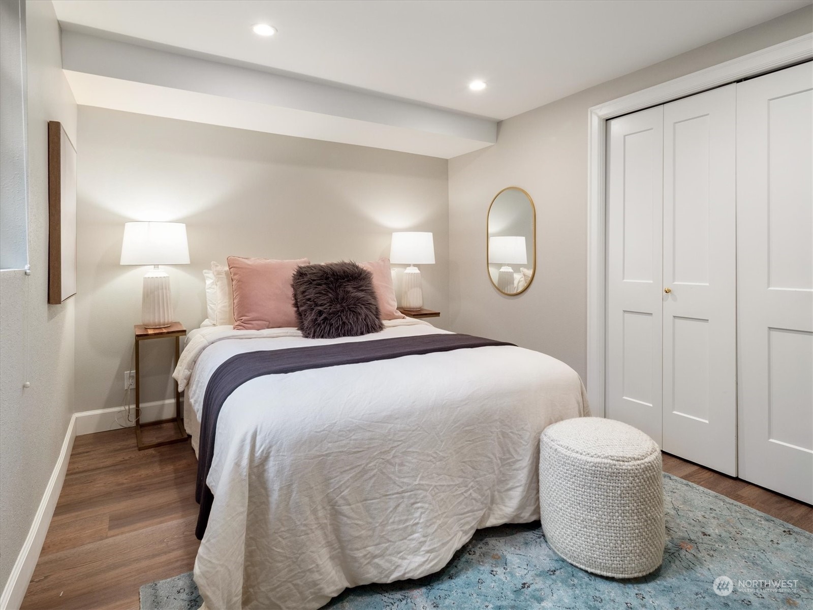 3747 West Commodore Way Seattle, WA 98199 - Photo 29 of 40 Gallery Image 29