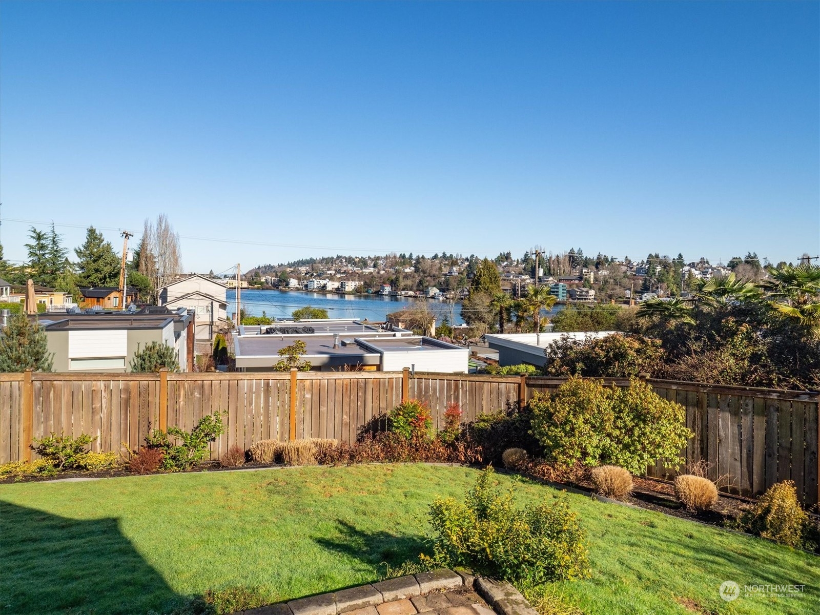 3747 West Commodore Way Seattle, WA 98199 - Photo 3 of 40 Gallery Image 3