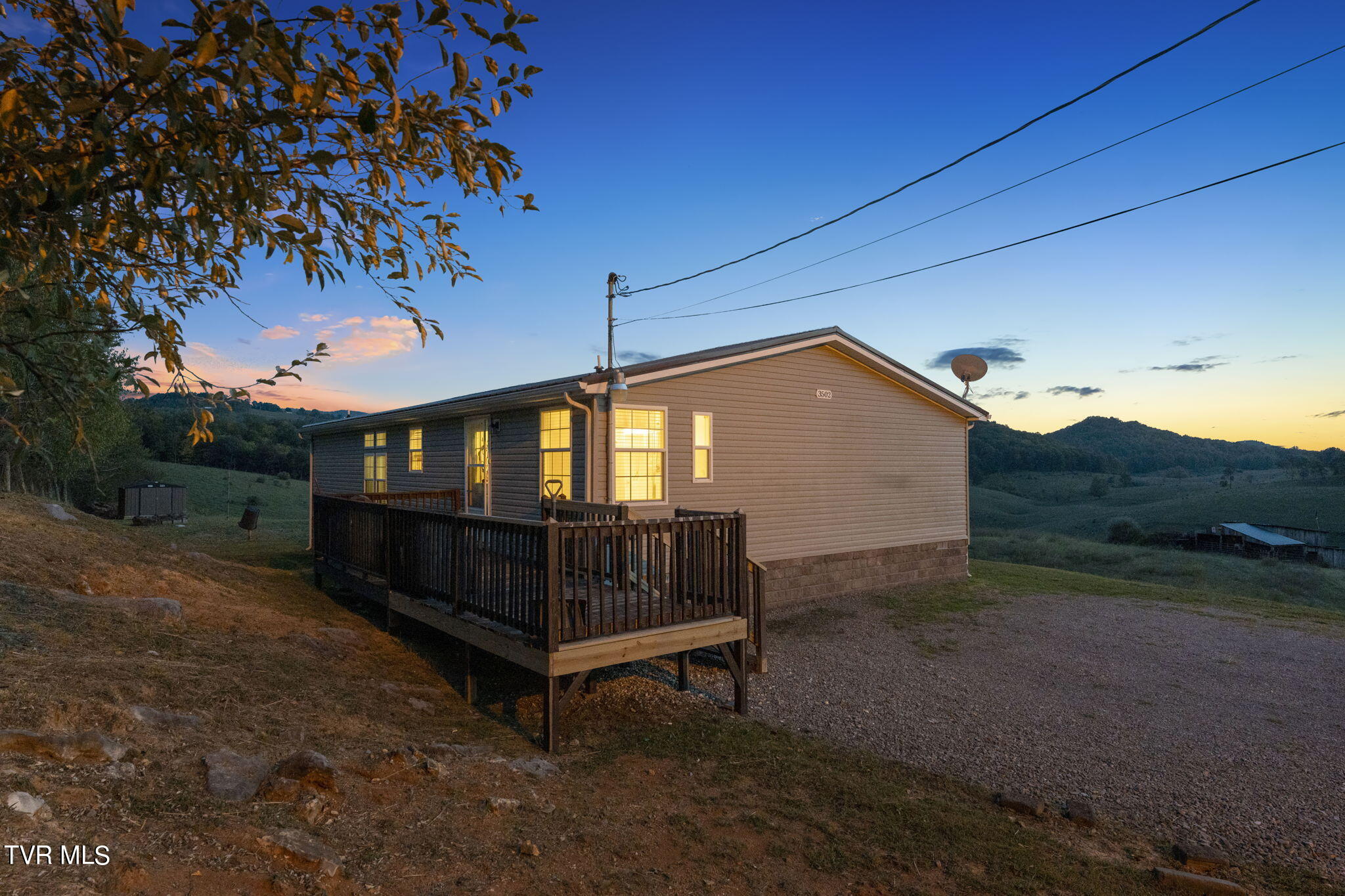 3502 Clarks Valley Road Swords Creek, VA 24649 - Photo 4 of 65 5-web-or-mls-DSC09965