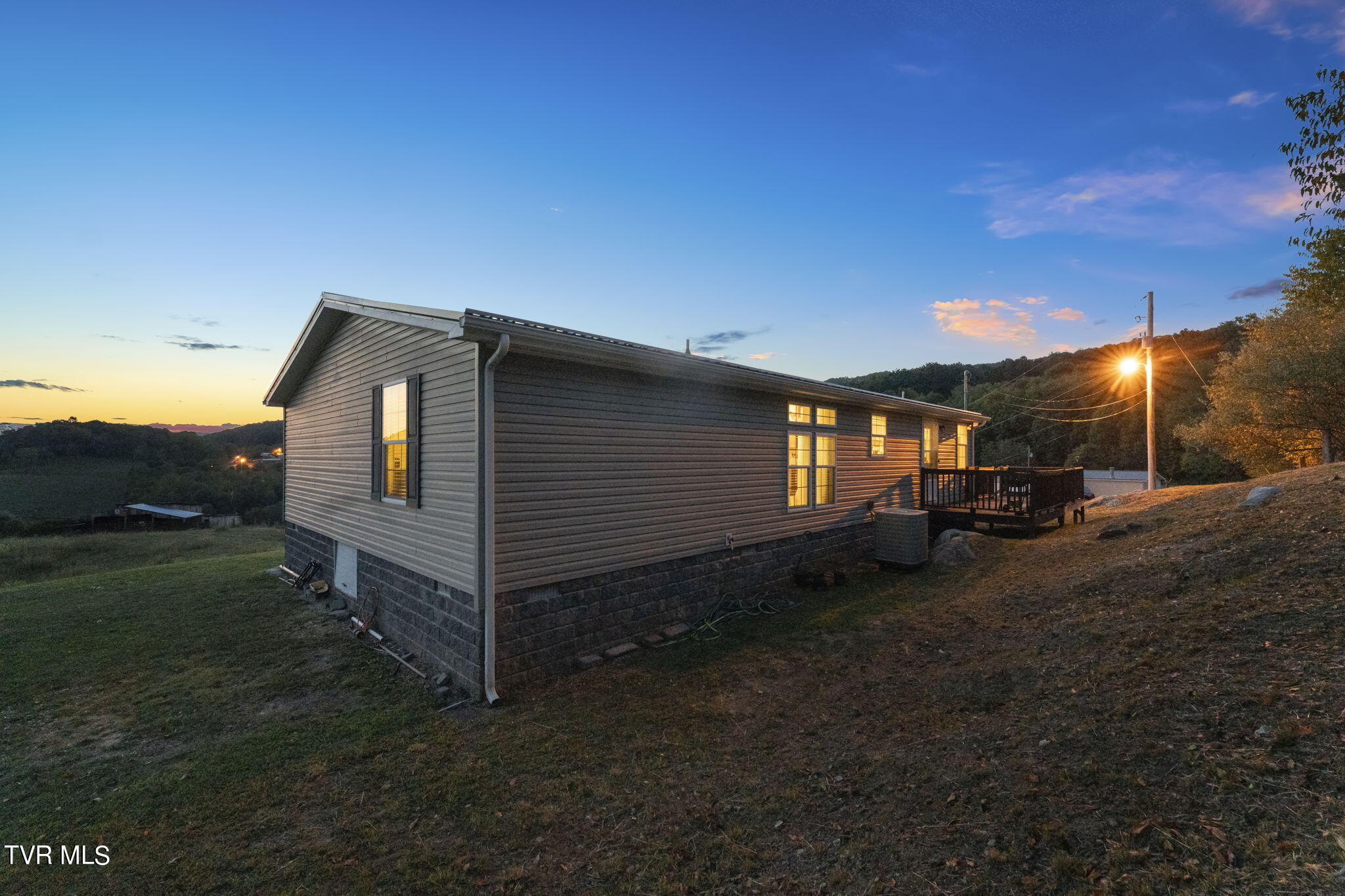 3502 Clarks Valley Road Swords Creek, VA 24649 - Photo 5 of 65 6-web-or-mls-DSC09966