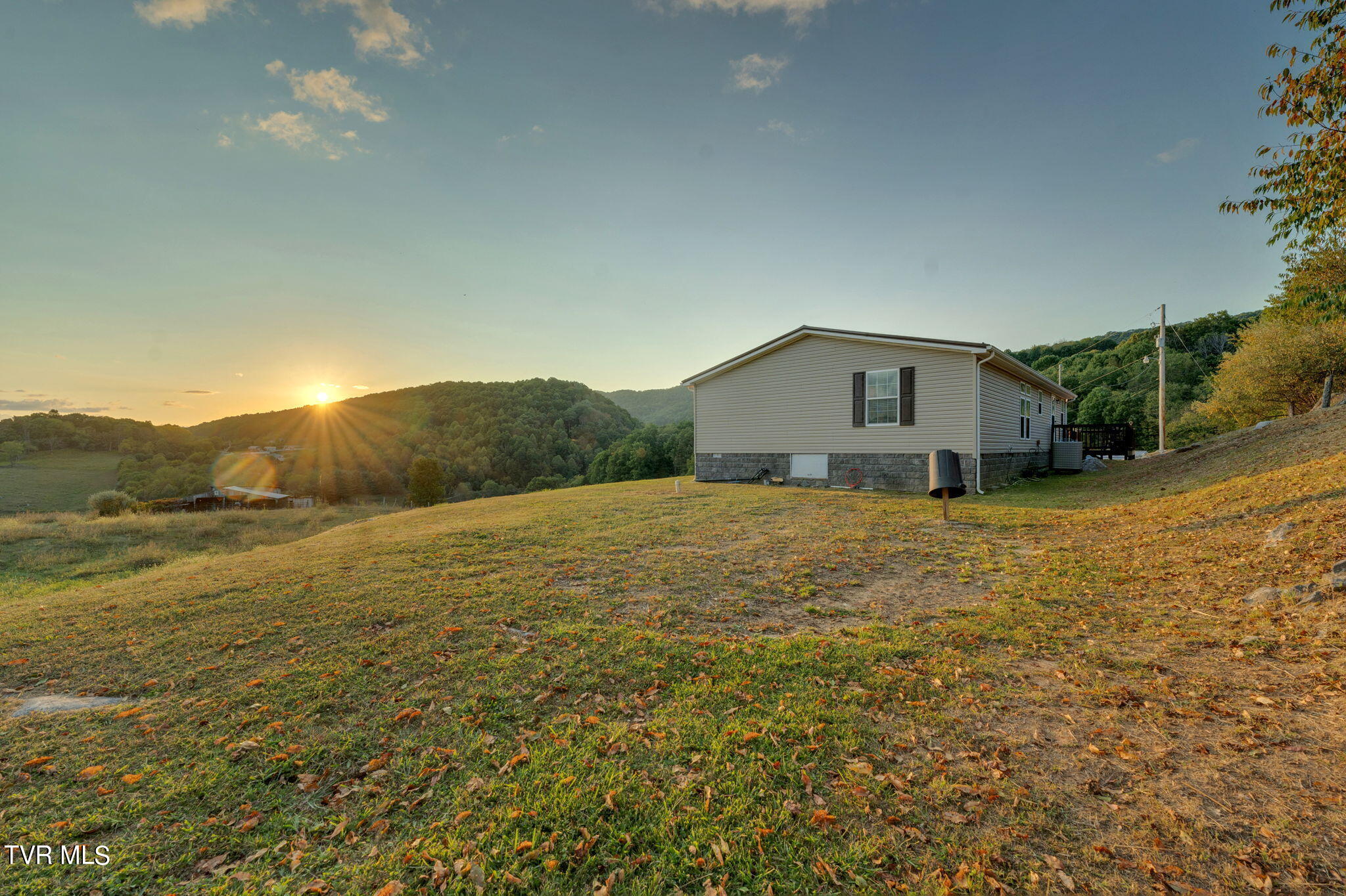 3502 Clarks Valley Road Swords Creek, VA 24649 - Photo 58 of 65 33-web-or-mls-DSC09840