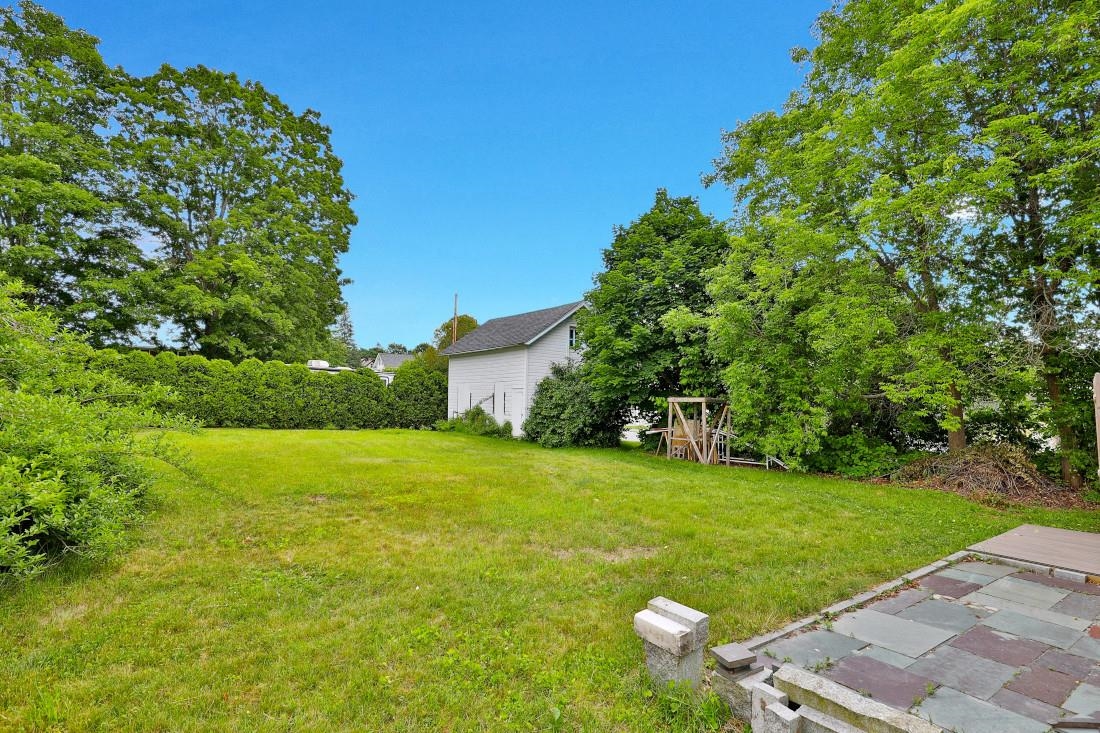 138 Baxter Street Rutland, VT 05701 - Photo 6 of 31