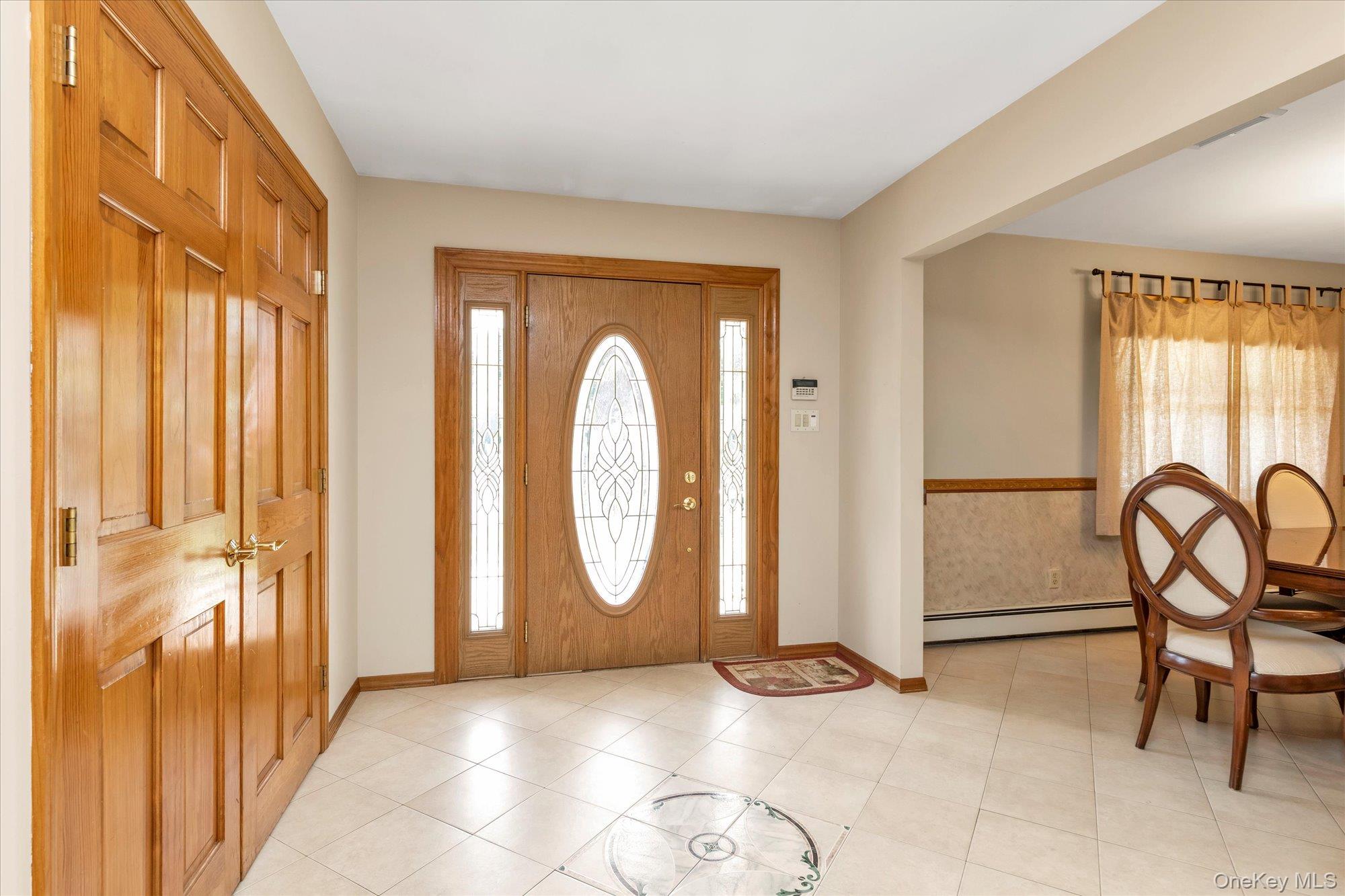 7 Freedom Court Babylon, NY 11702 - Photo 2 of 29