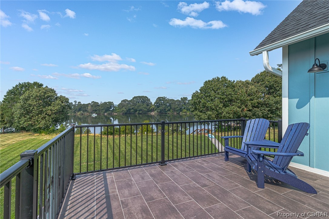 568 Captains Way Reedville, VA 22539 - Photo 30 of 49 Relax on the balcony!
