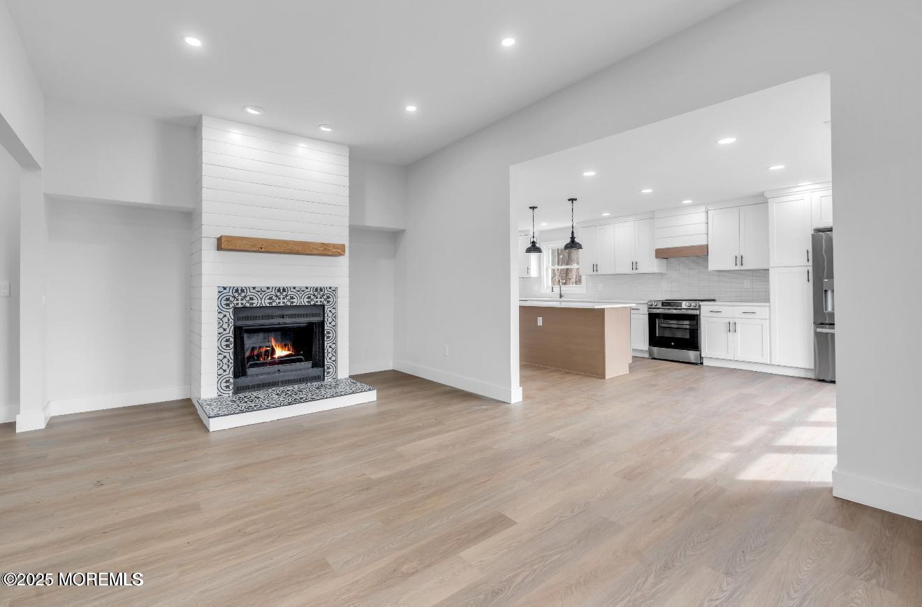 23 A Stoney Hill Road Cream Ridge, NJ 08514 - Photo 9 of 46 a view of kitchen and a fireplace