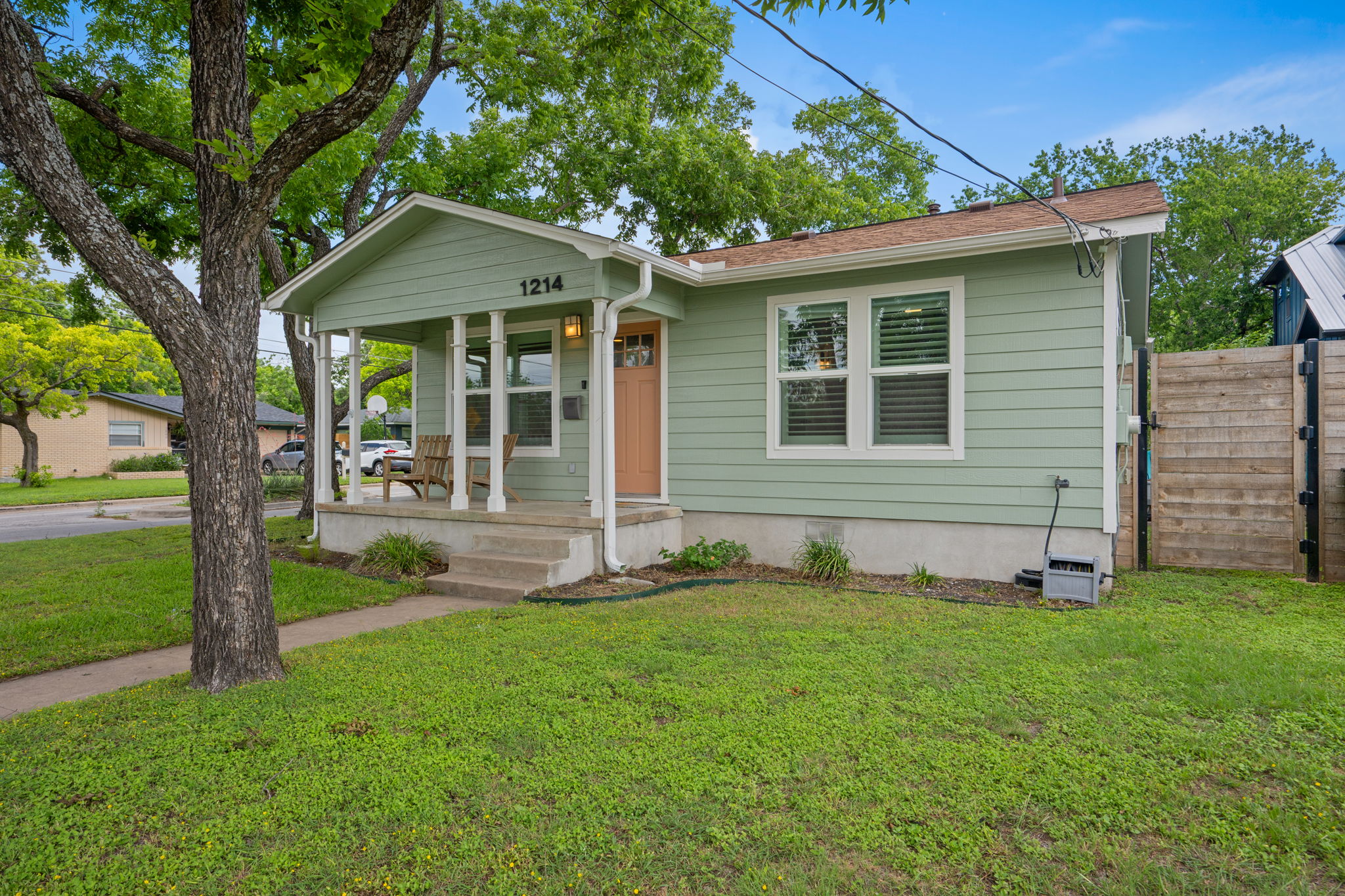 1214 Stobaugh Street Austin, TX 78757 - Photo 2 of 15