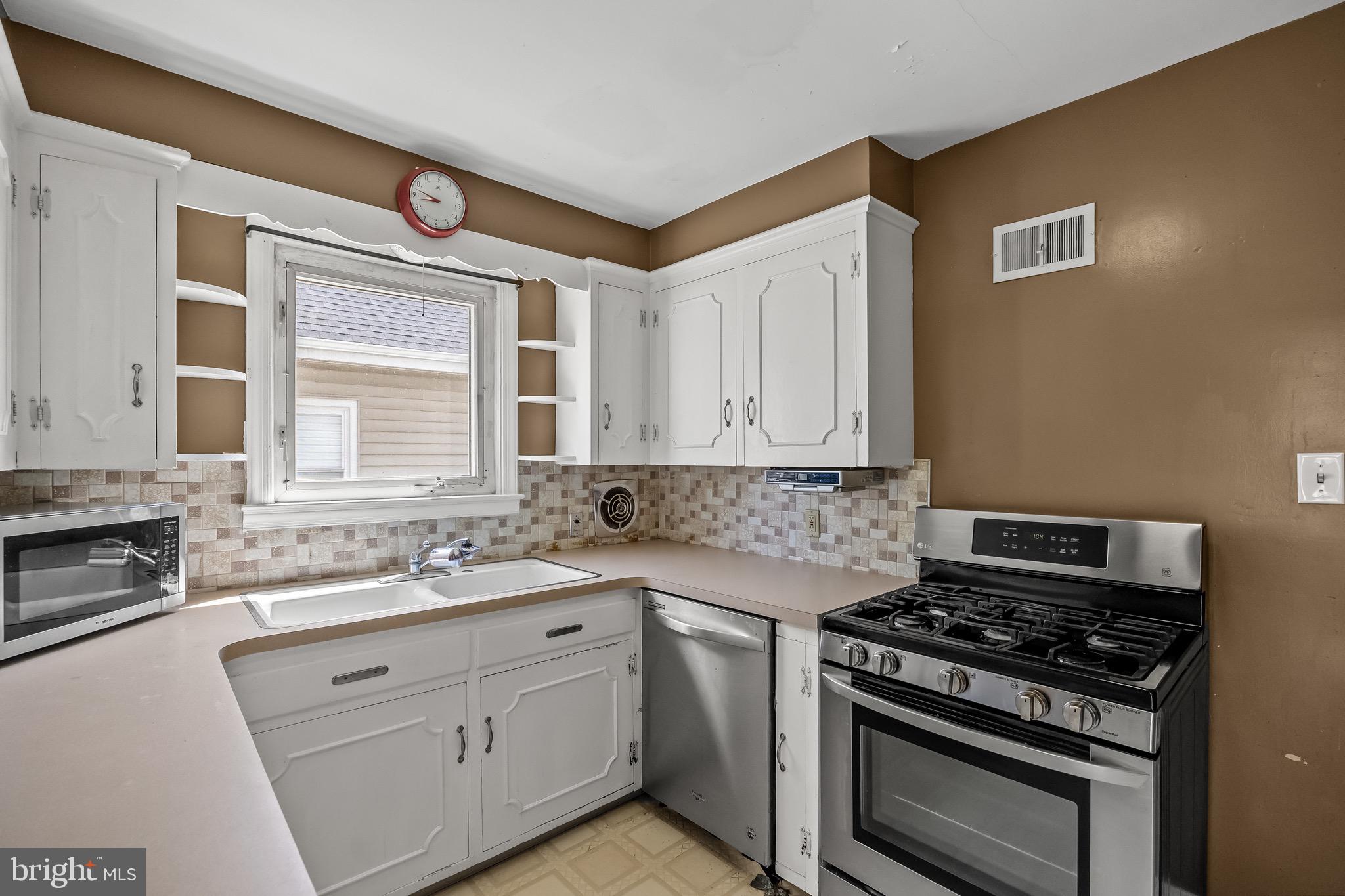 136 Sheridan Road Hamilton, NJ 08619 - Photo 21 of 33 Gallery Image 21
