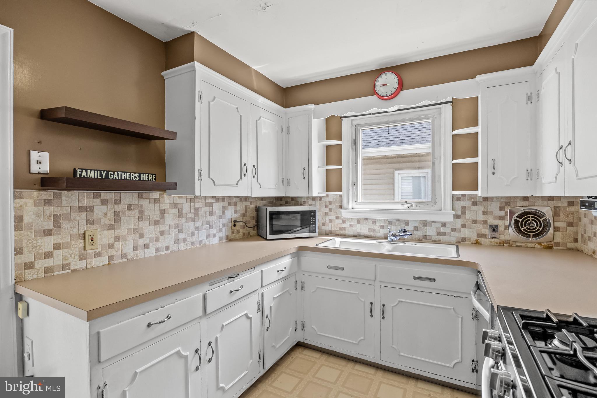 136 Sheridan Road Hamilton, NJ 08619 - Photo 8 of 33 Gallery Image 8