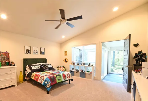 $2,400 | 18 Forest Drive, College Station, TX 77840