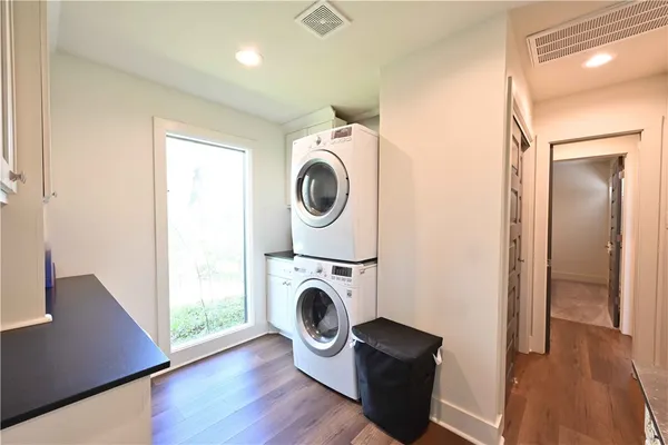 $2,400 | 18 Forest Drive, College Station, TX 77840