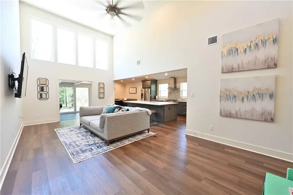 $2,400 | 18 Forest Drive, College Station, TX 77840