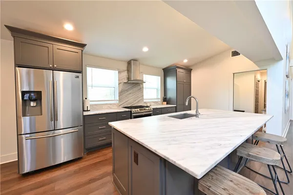 $2,400 | 18 Forest Drive, College Station, TX 77840