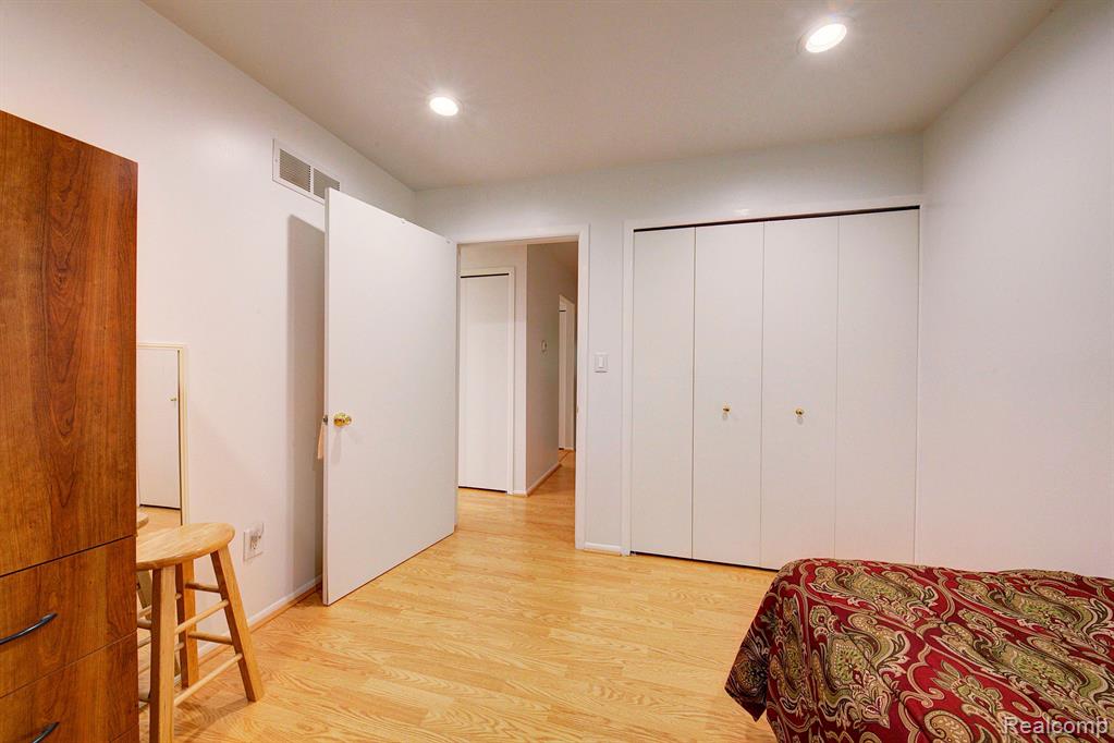 8401 18 18 Mile Road, Unit 167 Sterling Heights, MI 48313 - Photo 12 of 22