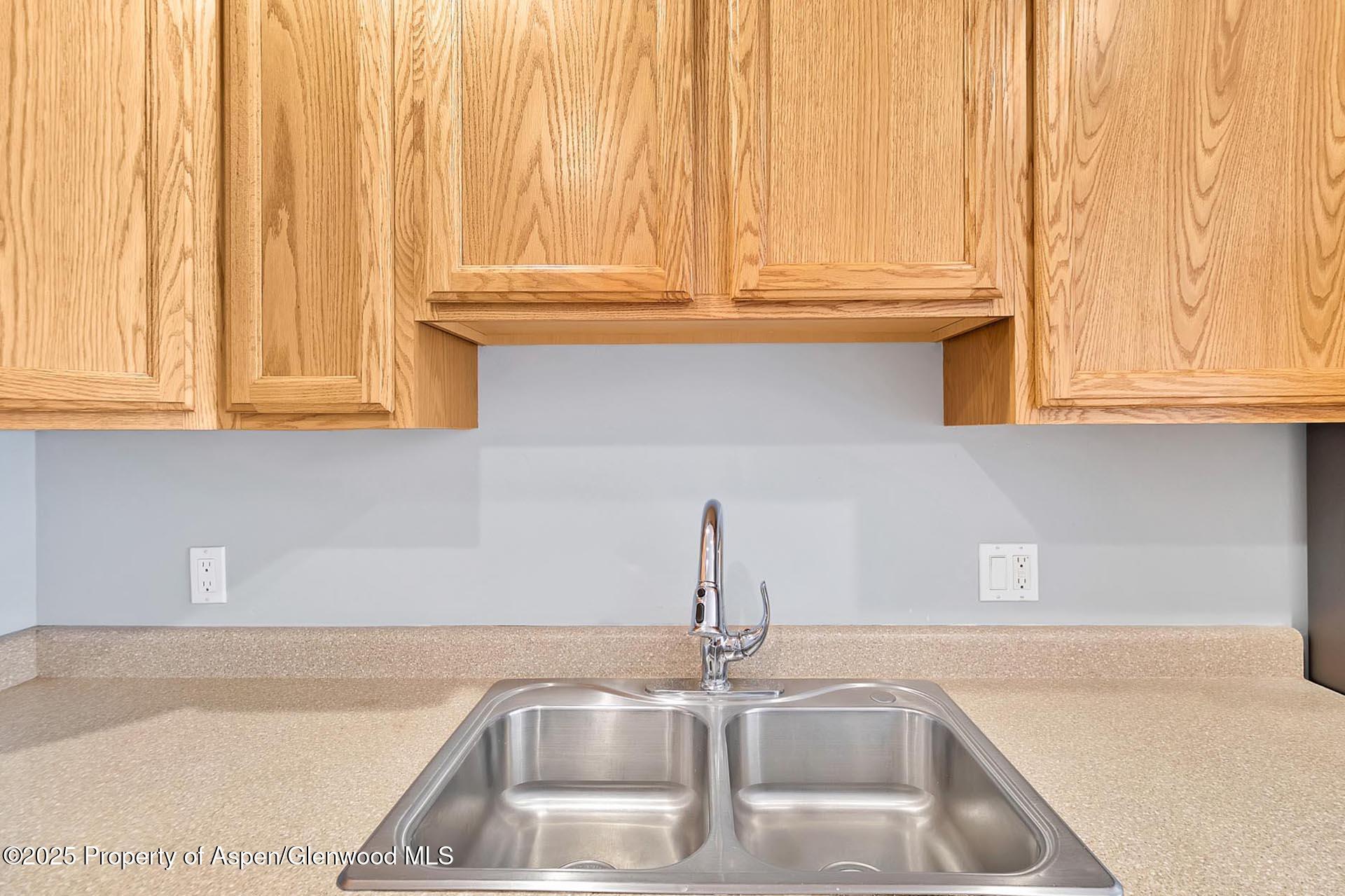 1012 East Avenue Rifle, CO 81650 - Photo 7 of 42 4N9A8898