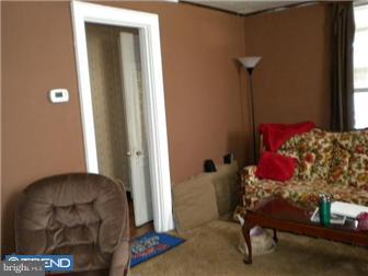 1431 Collings Road Camden, NJ 08104 - Photo 2 of 9 Living Room