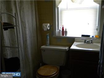 1431 Collings Road Camden, NJ 08104 - Photo 6 of 9 Bathroom