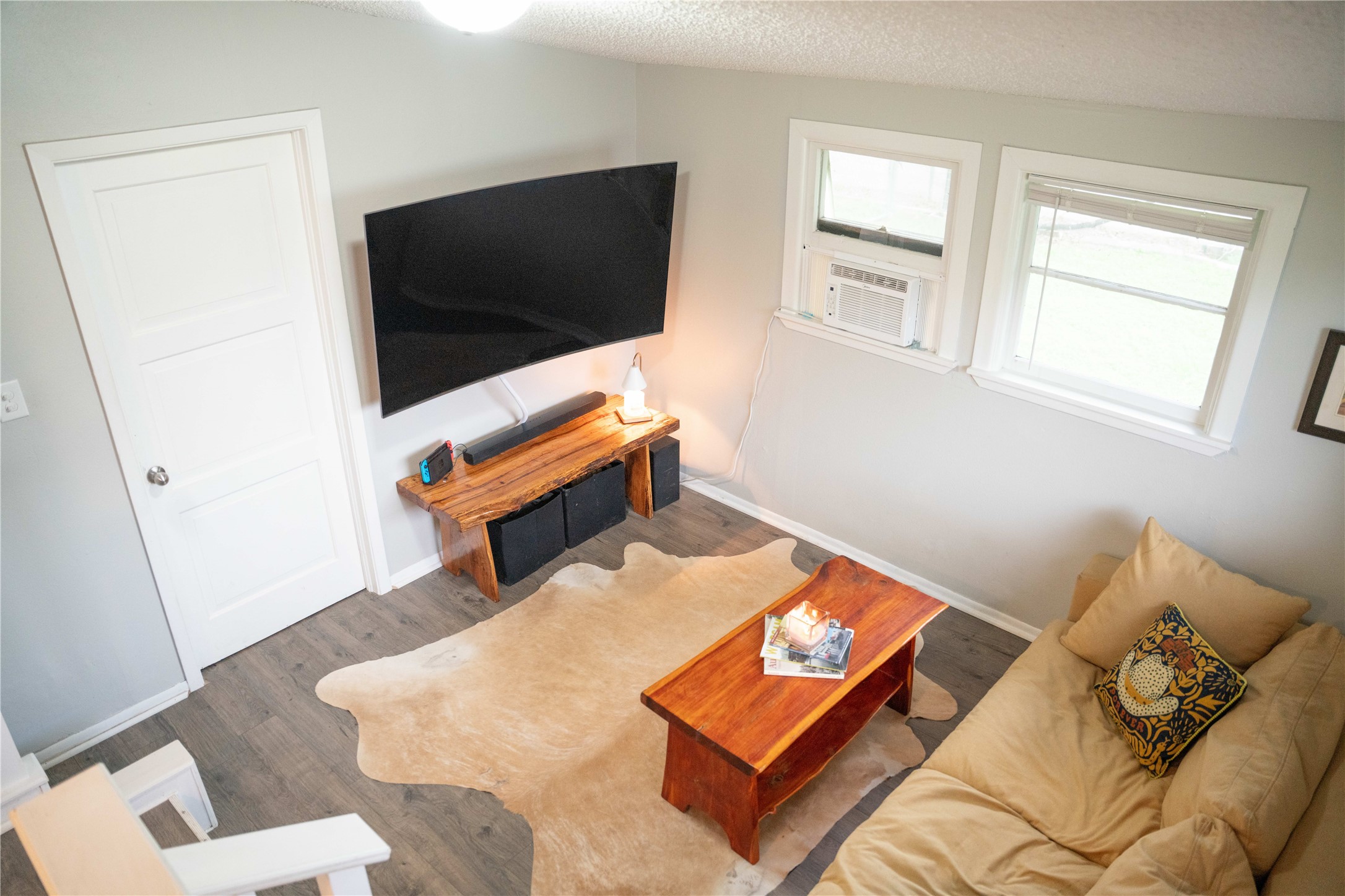 1120 Nix Road Lampasas, TX 76550 - Photo 11 of 31 a living room with furniture and a flat screen tv