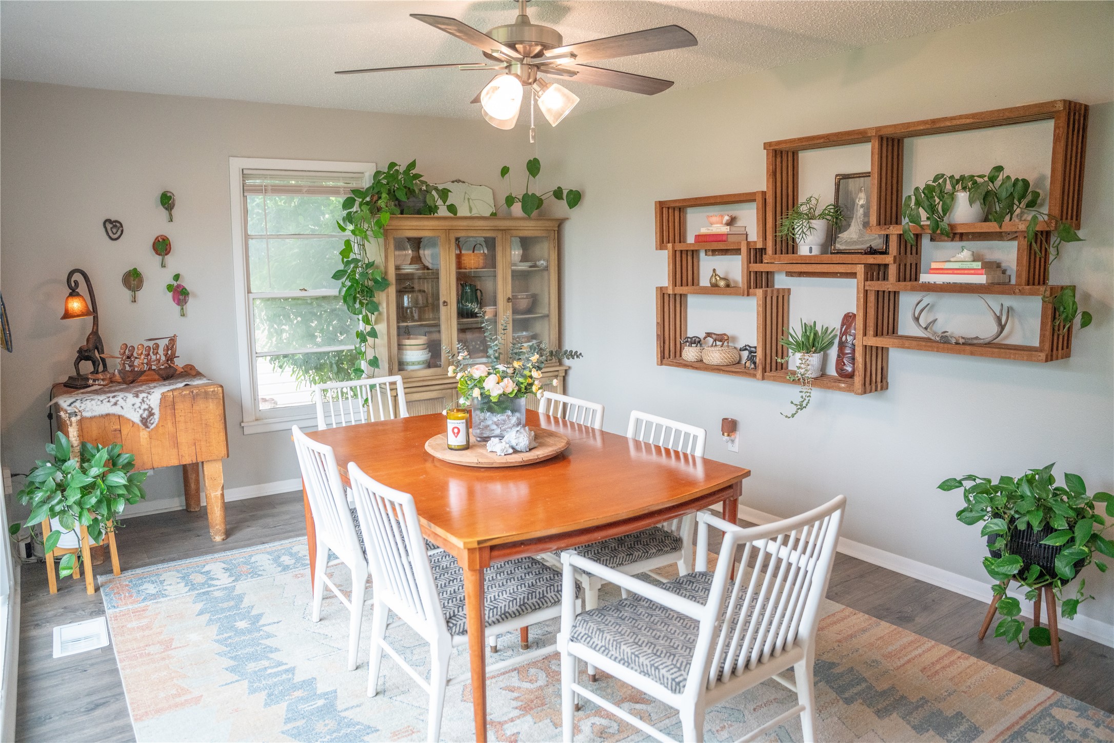 1120 Nix Road Lampasas, TX 76550 - Photo 6 of 31 a dining room with furniture and window