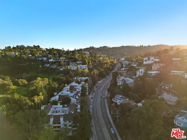 $525,000 | 3480 Barham Boulevard, Unit 306, Los Angeles, CA 90068