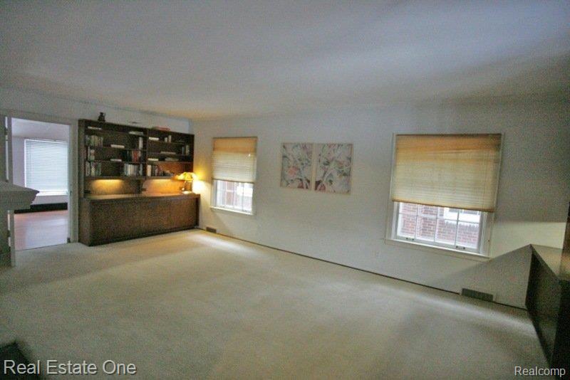 19600 Living Room 3