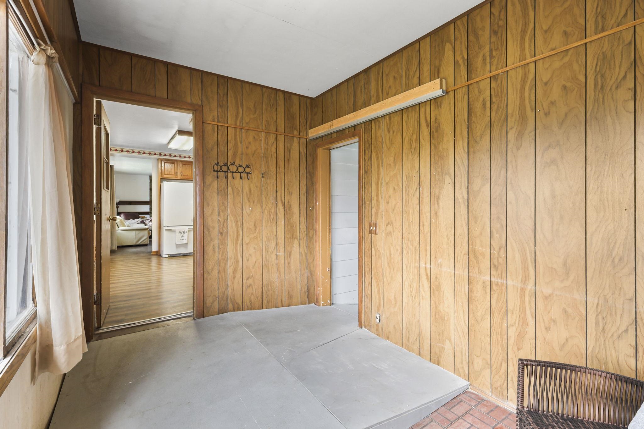 210 Pleasant Drive Waunakee, WI 53597 - Photo 17 of 34