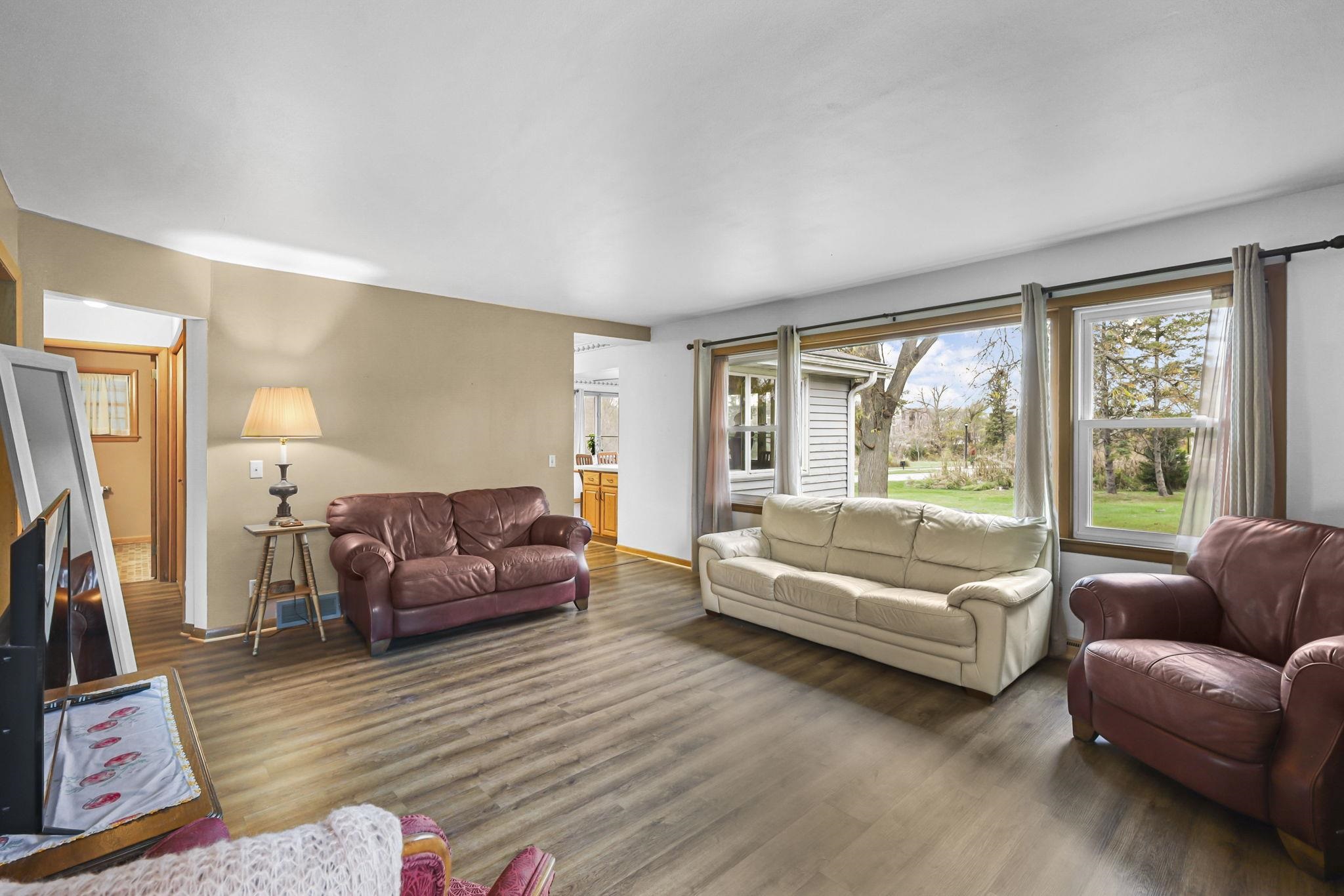 210 Pleasant Drive Waunakee, WI 53597 - Photo 3 of 34