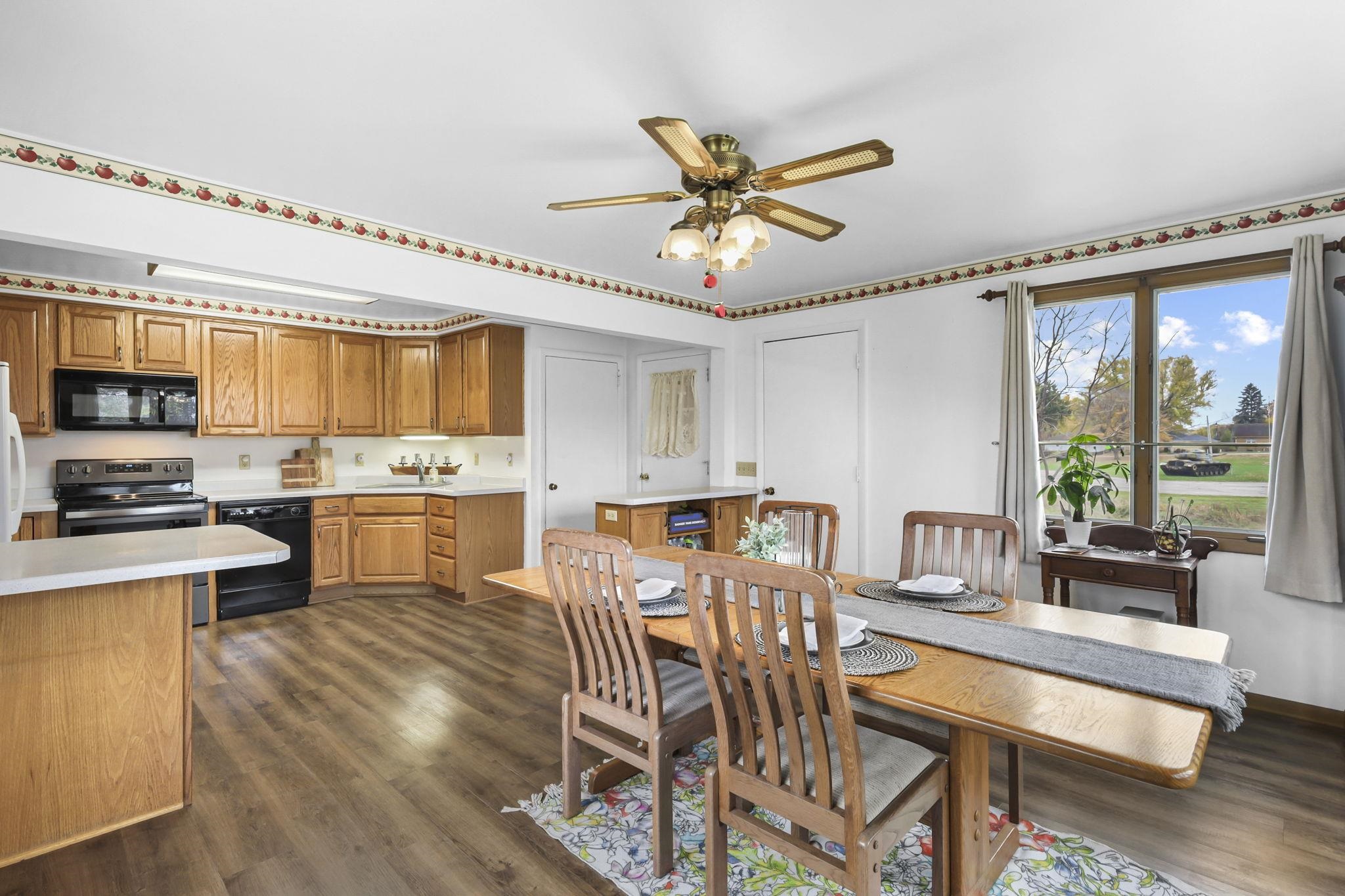 210 Pleasant Drive Waunakee, WI 53597 - Photo 8 of 34