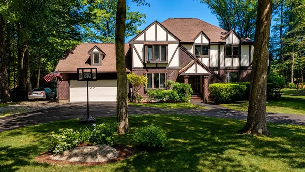 $899,900 | 9 Stowecroft Drive, Hampton, NH 03842