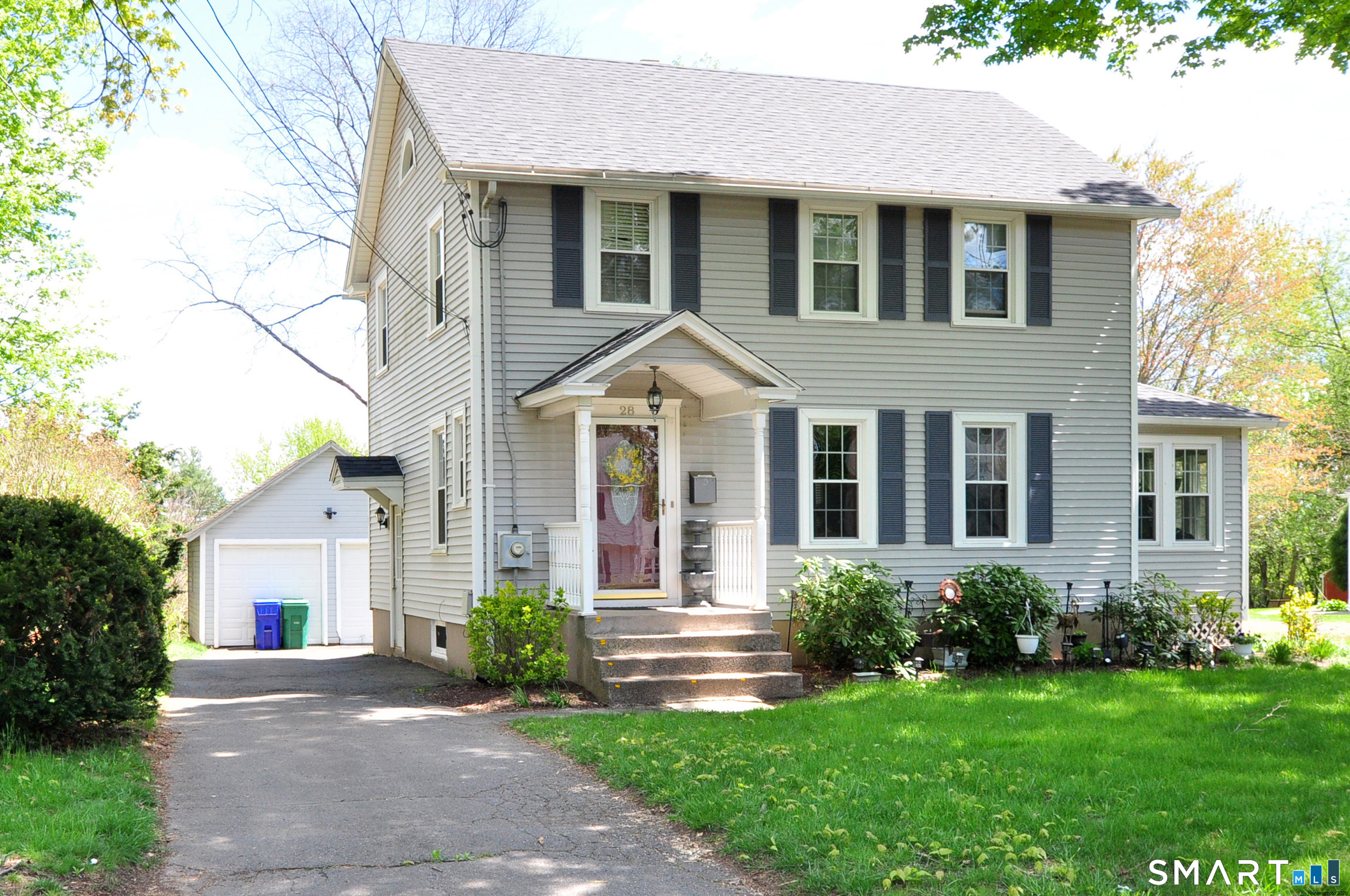 28 Prospect Street Bloomfield, CT 06002 - Photo 3 of 15