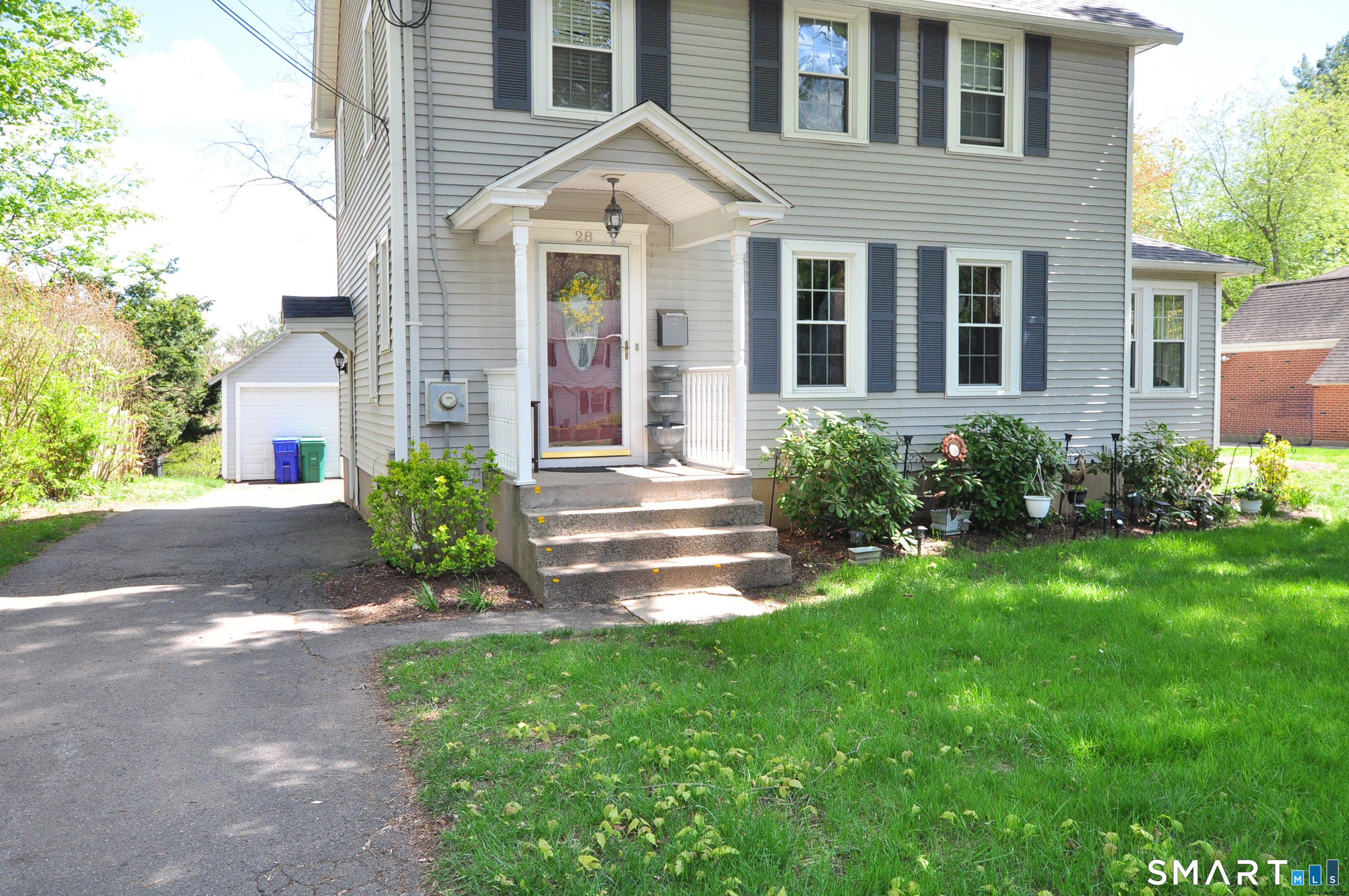 28 Prospect Street Bloomfield, CT 06002 - Photo 4 of 15
