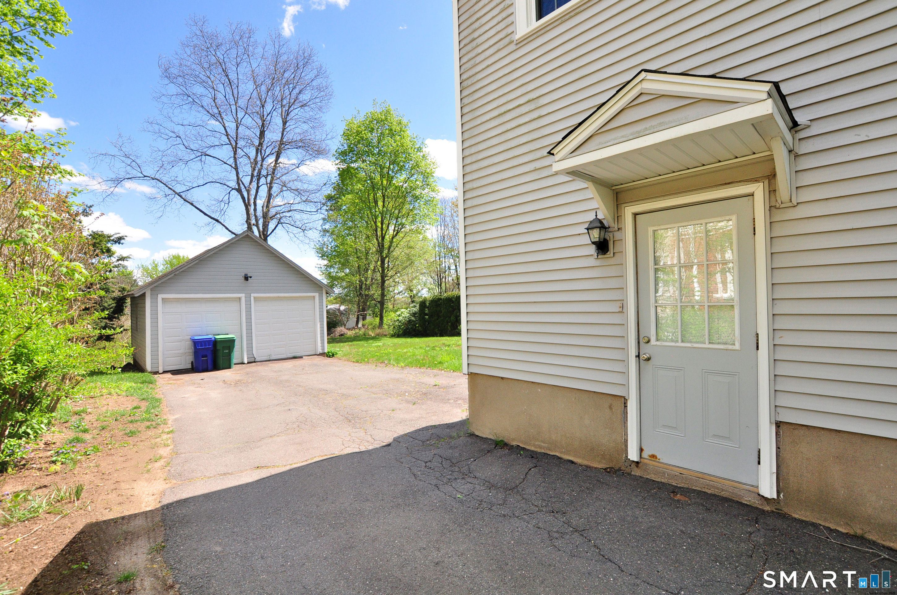 28 Prospect Street Bloomfield, CT 06002 - Photo 5 of 15