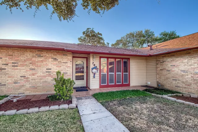 $269,500 | 7002 Autumn Chase Street, Leon Valley, TX 78238