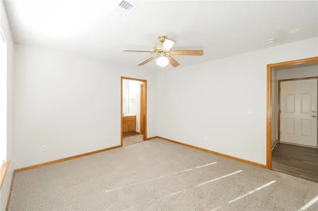 $2,105 | 315 East Elm Street, Raymore, MO 64083