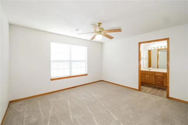 $2,105 | 315 East Elm Street, Raymore, MO 64083