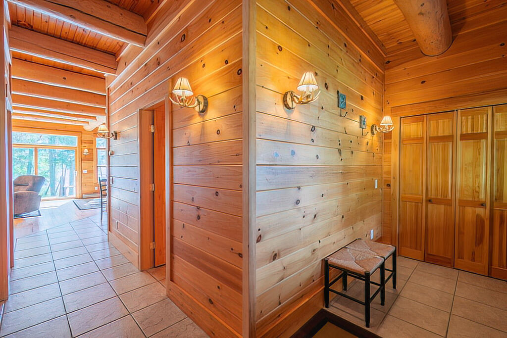 18 Pinkham Road Embden, ME 04958 - Photo 5 of 90 Entryway